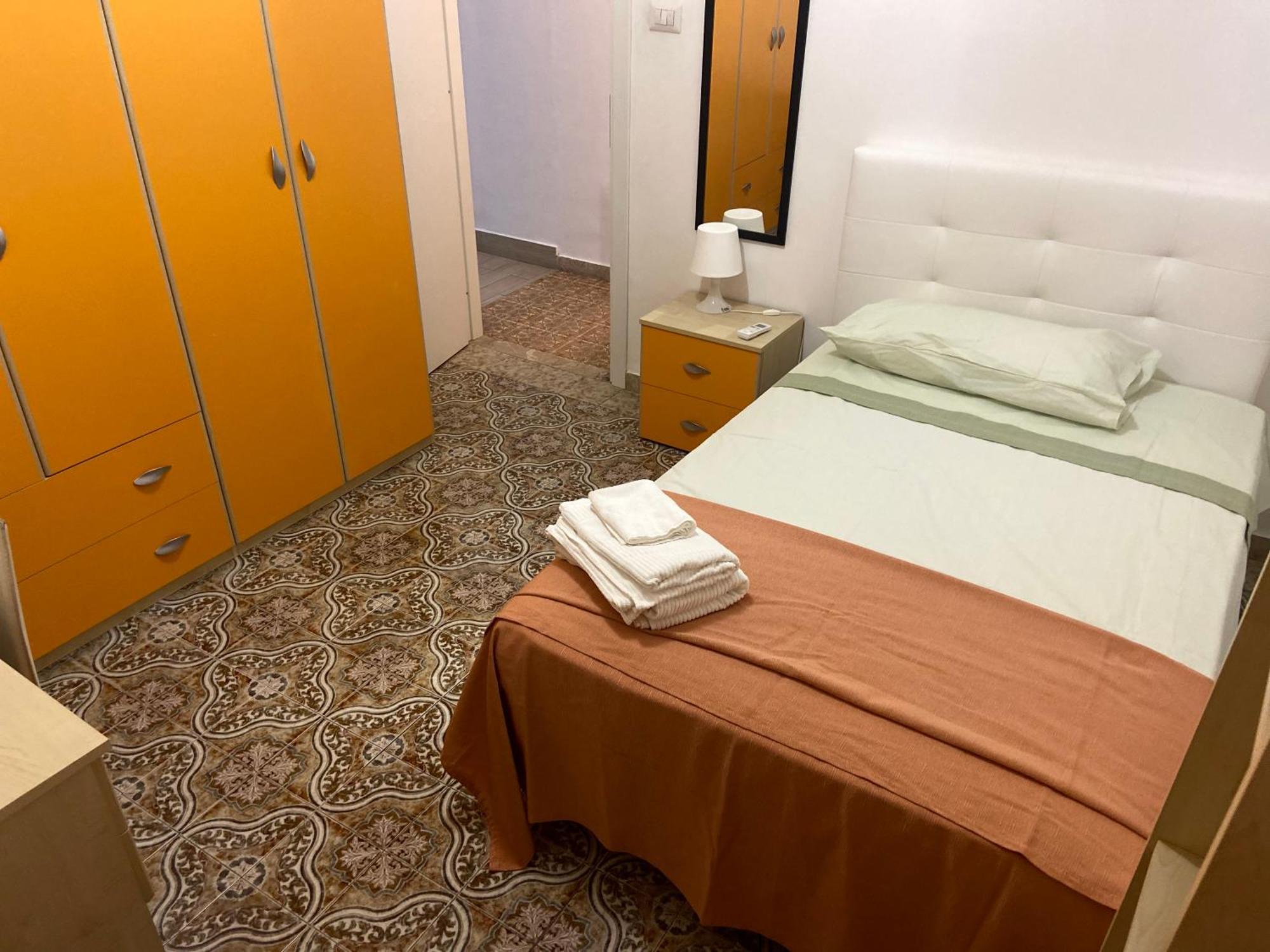 Casa Vacanza La Collegiata 卡塔尼亚 外观 照片