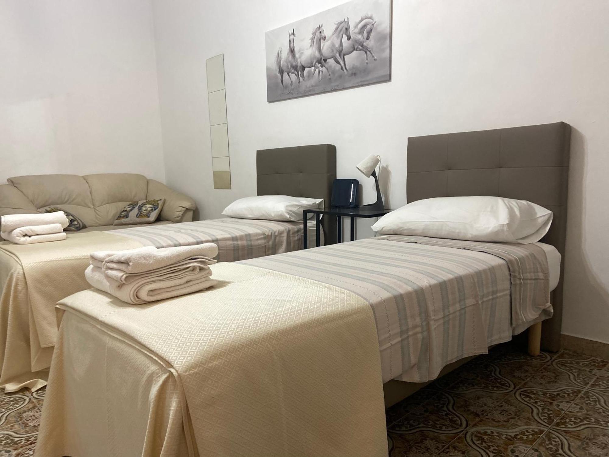 Casa Vacanza La Collegiata 卡塔尼亚 外观 照片