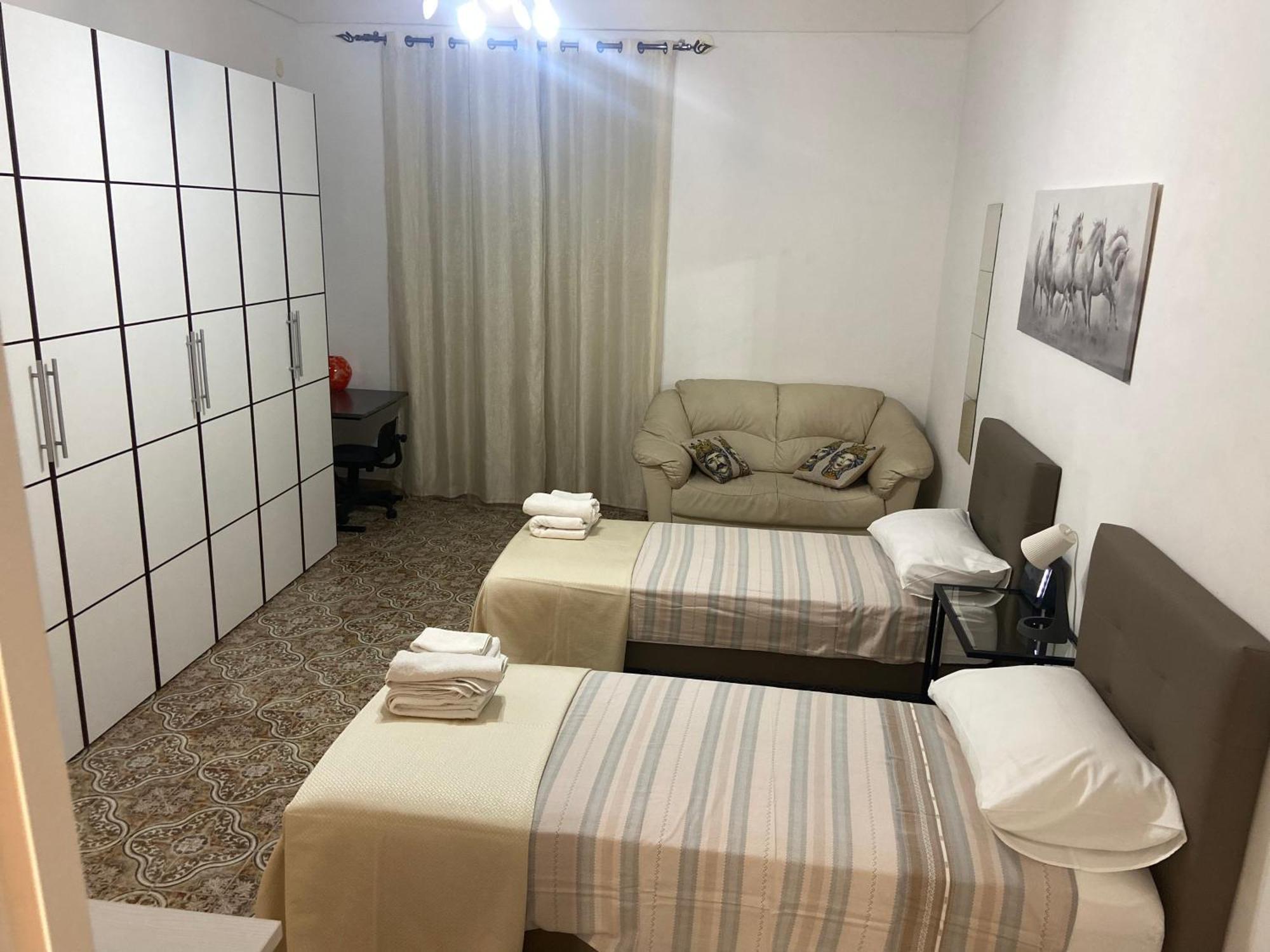Casa Vacanza La Collegiata 卡塔尼亚 外观 照片